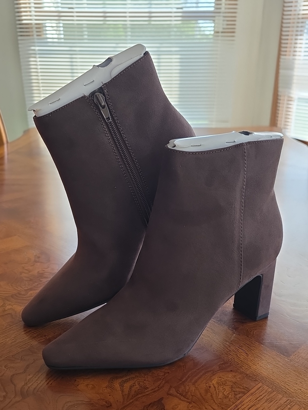 Unisa Yopie-J Chocolate Brown Suede Ankle Boots with Block Heel Women's 10M -NEW